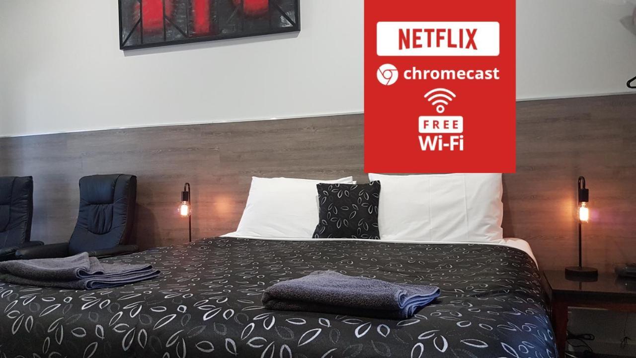 Motel24seven And 3* Sale